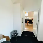 House Flow, 3 Room, Free 2 Parking Apartamento