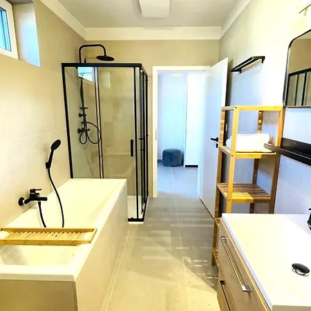 House Flow, 3 With Terrace, Free 2 Parking