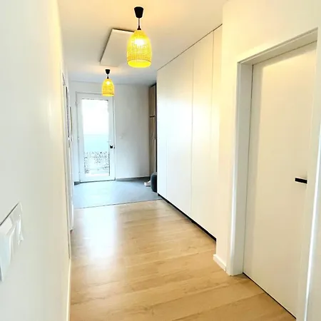 Apartment House Flow, 3 With Terrace, Free 2 Parking