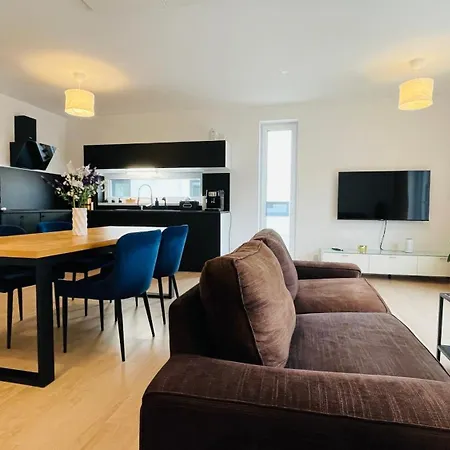 House Flow, 3 Room, Free 2 Parking Apartmán Bratislava