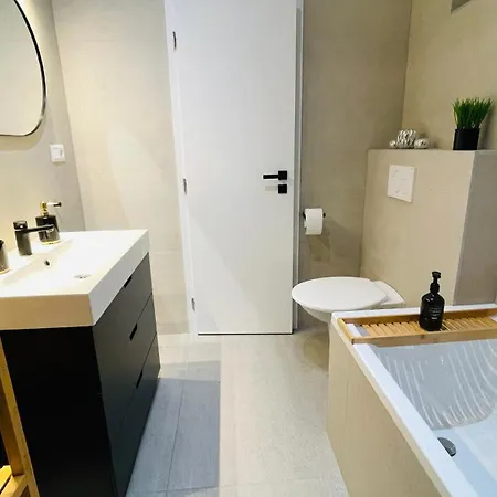 Apartment House Flow, 3 With Terrace, Free 2 Parking *