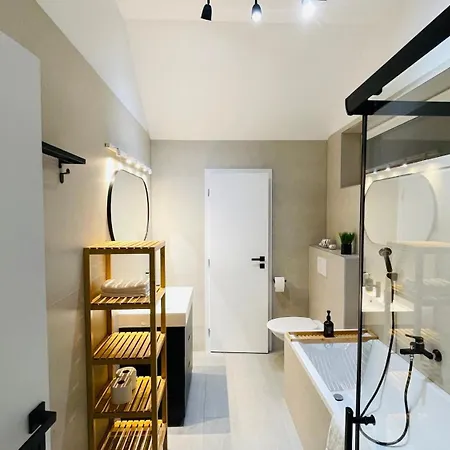 아파트 House Flow, 3 Room, Free 2 Parking 브라티슬라바