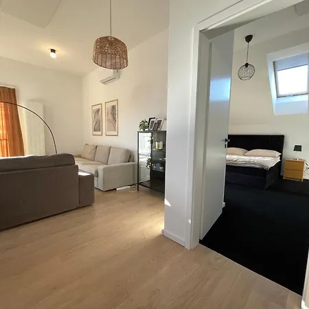 House Flow, 3 With Terrace, Free 2 Parking Apartment