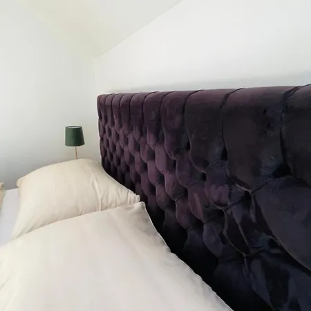 House Flow, 3 With Terrace, Free 2 Parking Apartment *