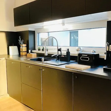 Apartment House Flow, 3 With Terrace, Free 2 Parking *