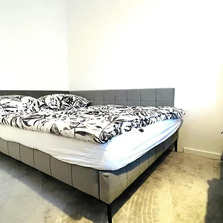 아파트 House Flow, 3 Room, Free 2 Parking 브라티슬라바