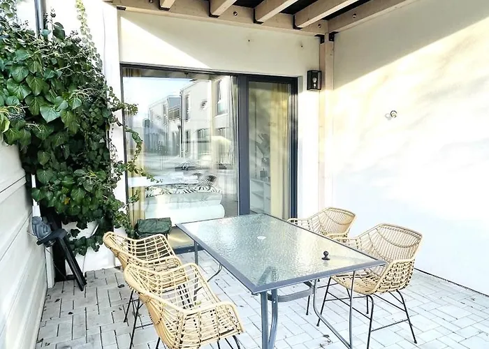 House Flow, 3 Room, Free 2 Parking * ברטיסלאבה
