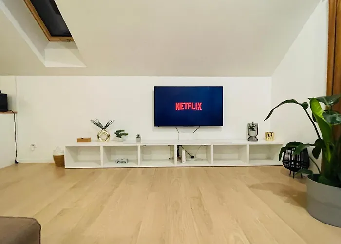 House Flow, 3 Room, Free 2 Parking דירה ברטיסלאבה
