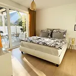 House Flow, 3 Room, Free 2 Parking Bratysława