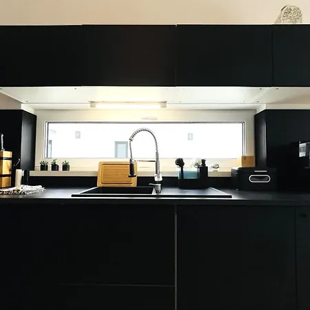 House Flow, 3 Room, Free 2 Parking * Братислава