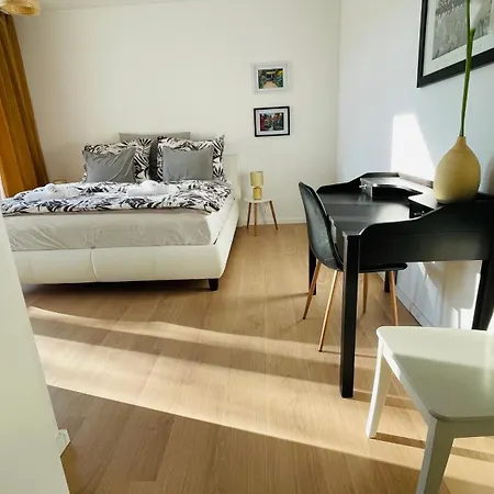 House Flow, 3 Room, Free 2 Parking Братислава