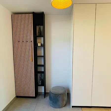 House Flow, 3 Room, Free 2 Parking Братислава