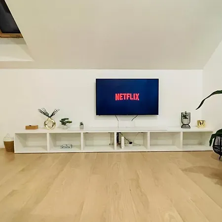House Flow, 3 Room, Free 2 Parking Appartamento Bratislava