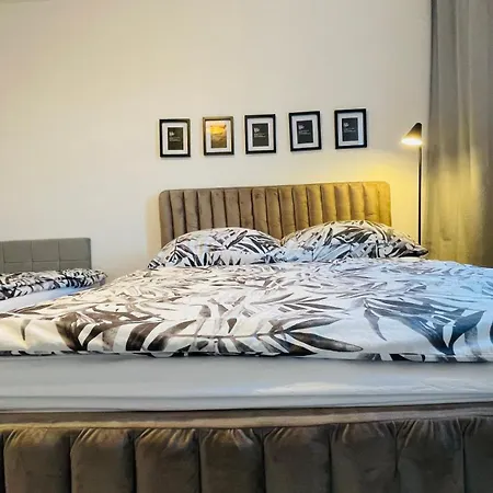 House Flow, 3 Room, Free 2 Parking Братислава