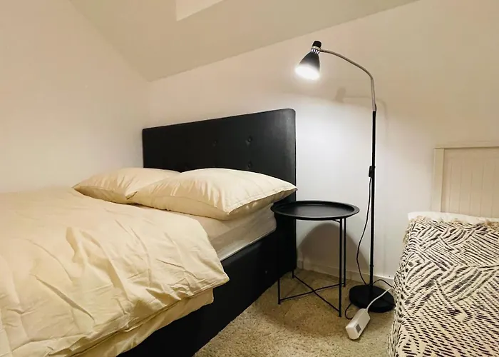 House Flow, 3 Room, Free 2 Parking アパート