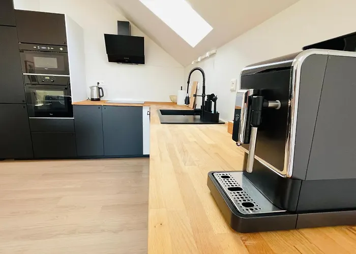 House Flow, 3 Room, Free 2 Parking * ブラチスラヴァ
